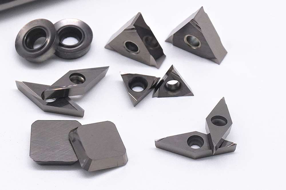 2 Differences In Performance And Applications Between Metal Ceramic Cutters And Ceramic Cutters 2